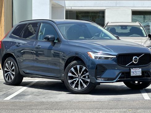 Certified 2025 Volvo XC60 B5 Core w/ Climate Package PRO image 2