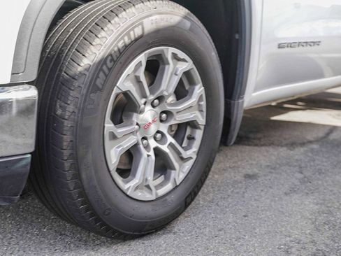 Used 2024 GMC Sierra 1500 SLT image 7