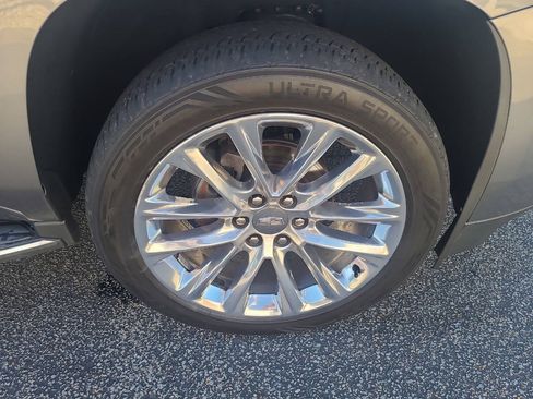 Used 2019 Cadillac Escalade Luxury AWD/4WD image 10
