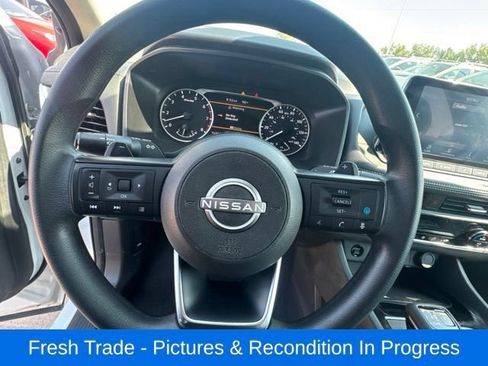 Used 2024 Nissan Rogue SV AWD/4WD image 12