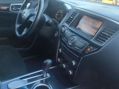 Used 2016 Nissan Pathfinder SV FWD image 43