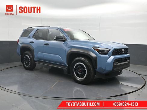 Used 2025 Toyota 4Runner TRD Off-Road Premium image 4