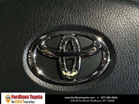 Used 2023 Toyota Camry SE AWD/4WD image 32