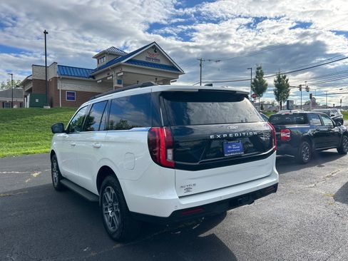 Certified 2025 Ford Expedition Active AWD/4WD image 12