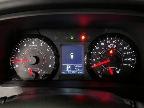 Used 2015 Toyota Sienna LE FWD image 22