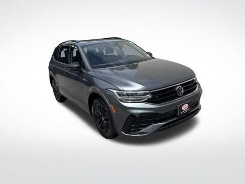 Used 2022 Volkswagen Tiguan SE R-Line AWD/4WD image 4
