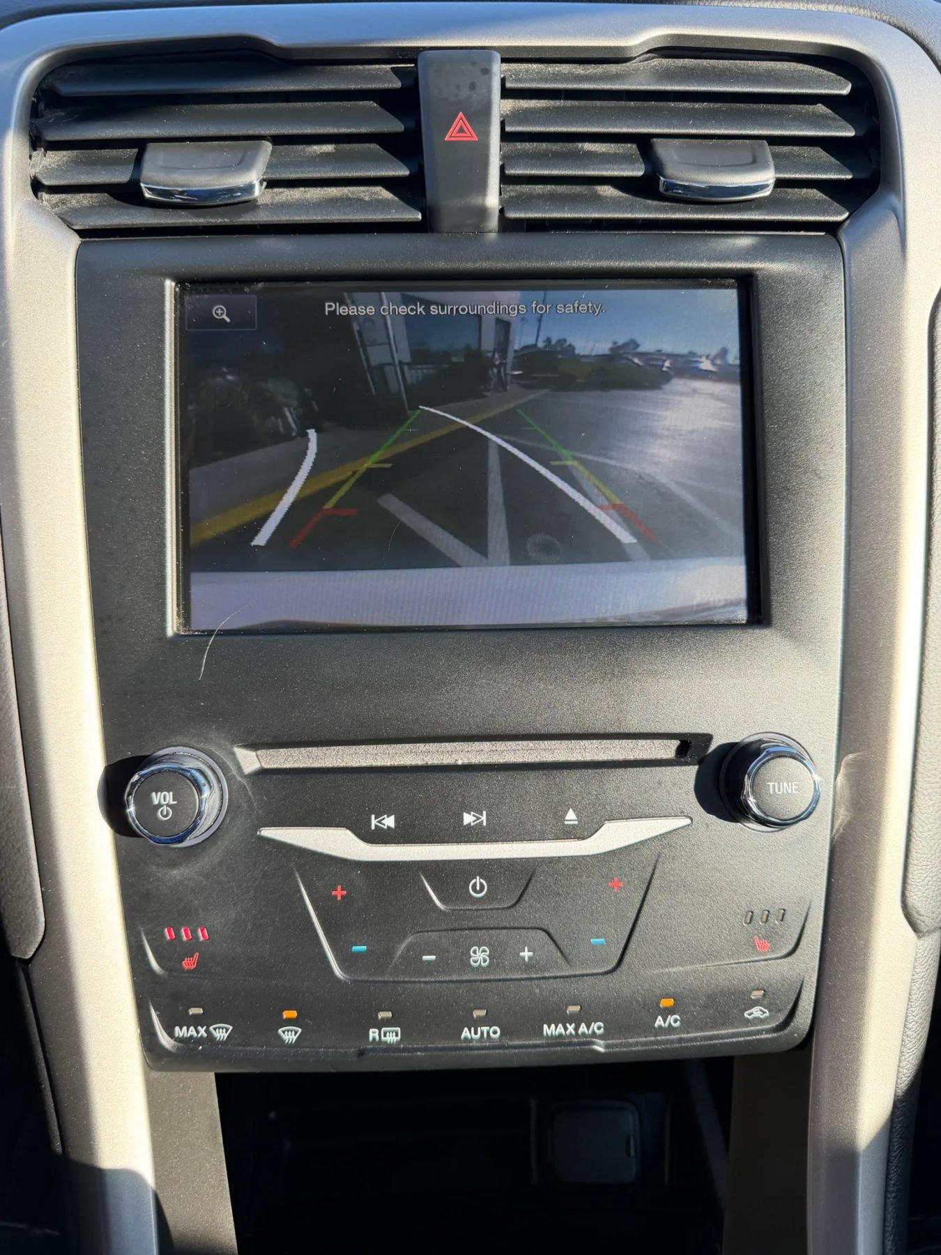 Used 2013 Ford Fusion SE FWD image 24