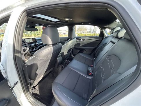 Used 2024 Kia Forte GT-Line w/ GT-Line Premium Package image 13