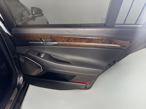 Used 2019 Genesis G90 3.3T Premium image 28