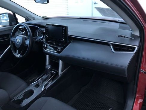 Certified 2022 Toyota Corolla Cross LE w/ Moonroof Package image 23