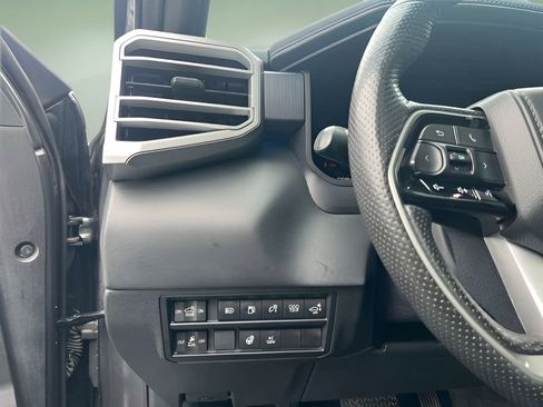 Used 2023 Toyota Tundra Platinum w/ Advanced Package image 11