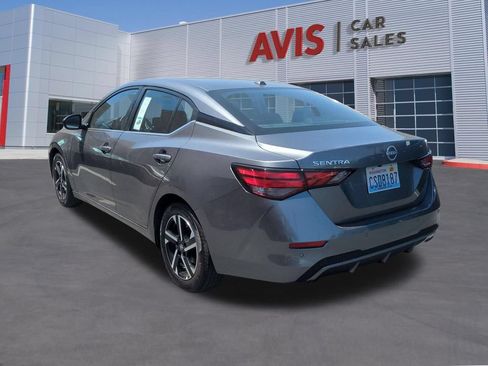 Used 2025 Nissan Sentra SV FWD image 9