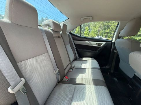 Used 2018 Toyota Corolla LE FWD image 18