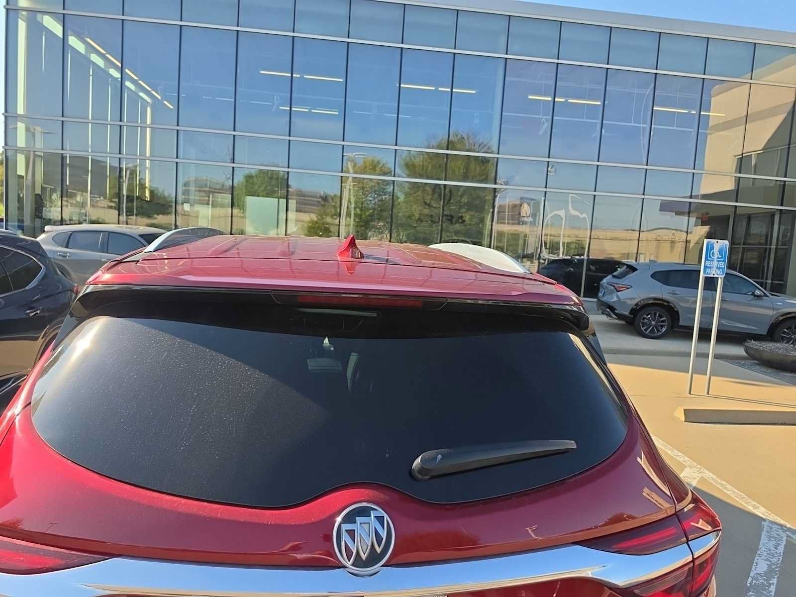 Used 2019 Buick Enclave Essence FWD image 5