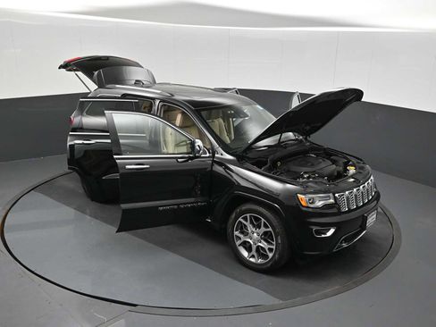 Used 2020 Jeep Grand Cherokee Overland AWD/4WD image 26