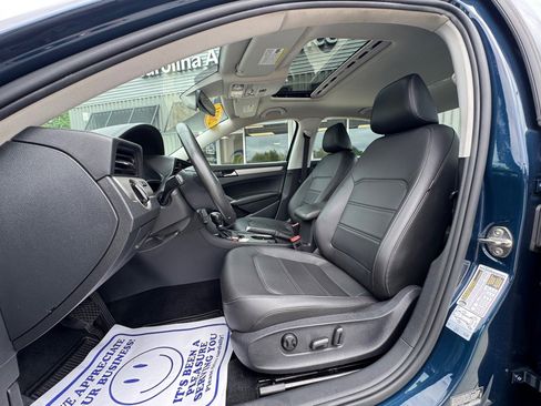 Used 2021 Volkswagen Passat 2.0T SE image 7