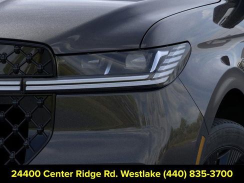 New 2026 Lincoln Navigator Reserve w/ Jet Appearance Package image 18