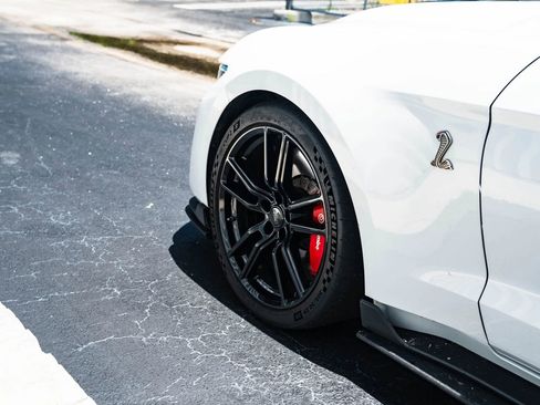 Used 2020 Ford Mustang Shelby GT500 w/ Technology Package RWD image 9
