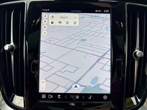 Used 2025 Volvo V60 B5 Cross Country Plus image 22