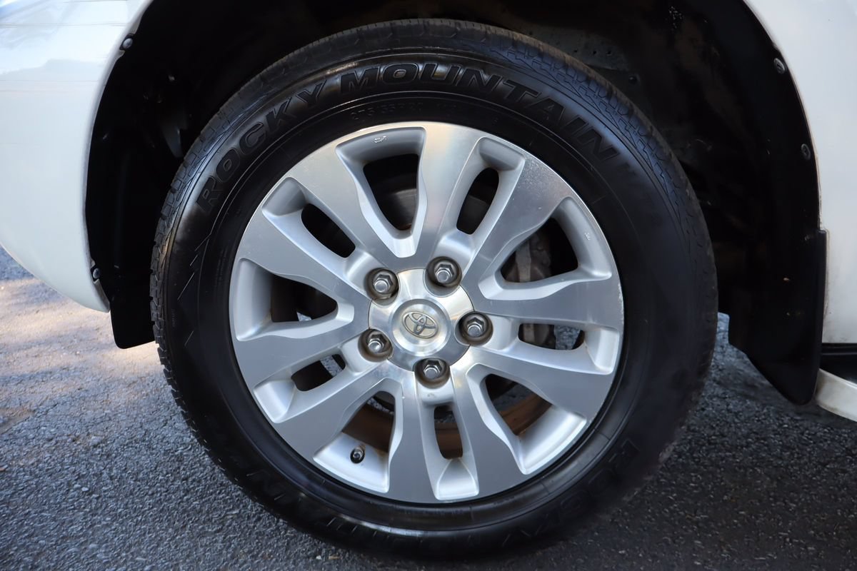 Used 2014 Toyota Sequoia Platinum RWD image 43