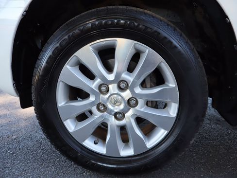 Used 2014 Toyota Sequoia Platinum RWD image 43