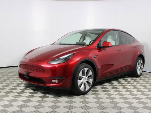 Used 2024 Tesla Model Y Long Range AWD/4WD image 30