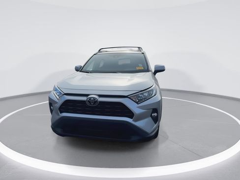 Used 2021 Toyota RAV4 XLE image 3