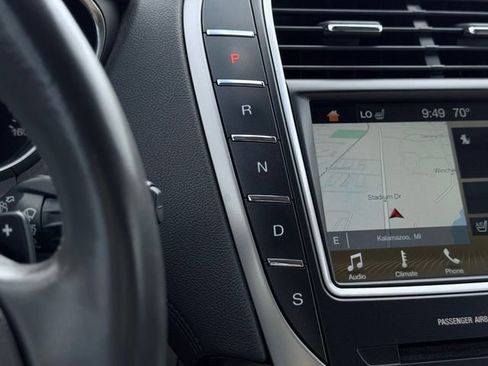 Used 2017 Lincoln MKX Reserve w/ Luxury Package AWD/4WD image 38