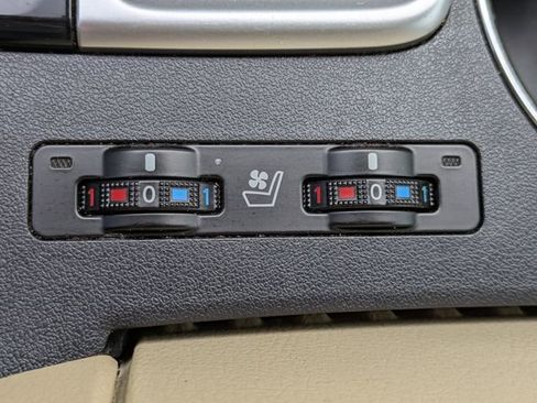 Used 2018 Toyota Highlander Limited Platinum FWD image 23
