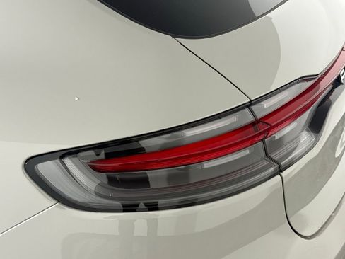 New 2026 Porsche Macan image 16