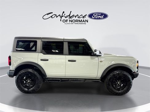 Used 2024 Ford Bronco Wildtrak image 10