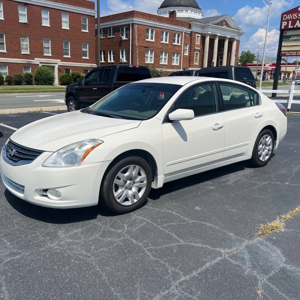 Used 2011 Nissan Altima 2.5 S FWD image 3