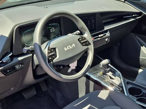 Used 2025 Kia Niro LX FWD image 15