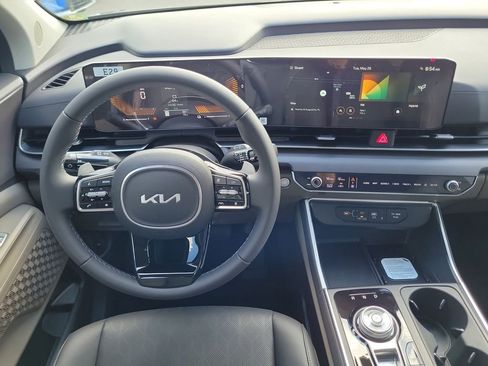 New 2026 Kia Carnival EX FWD image 19