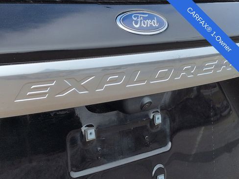 Used 2024 Ford Explorer Platinum w/ Technology Package image 15