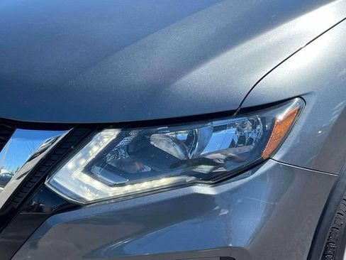 Used 2020 Nissan Rogue SV w/ Premium Package AWD/4WD image 9