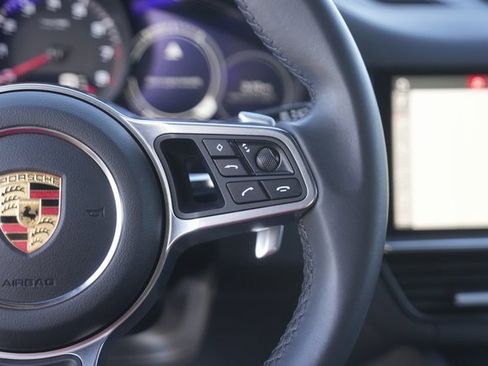 Used 2021 Porsche Cayenne image 24