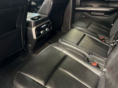 Used 2020 Ford Expedition XLT w/ Equipment Group 202A AWD/4WD image 5