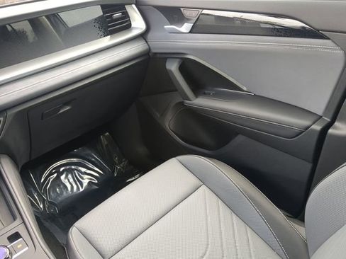 New 2026 Volkswagen Tiguan SE image 16