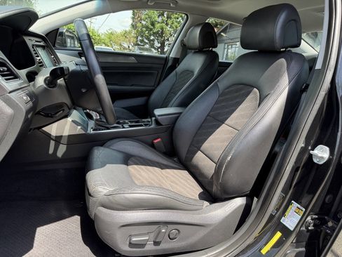Used 2016 Hyundai Sonata Sport w/ Option Group 03 FWD image 9