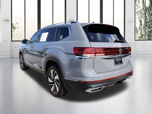 Used 2025 Volkswagen Atlas SEL AWD/4WD image 3