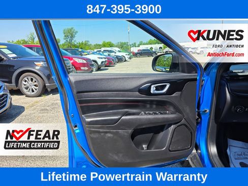 Used 2025 Jeep Compass Trailhawk AWD/4WD image 12