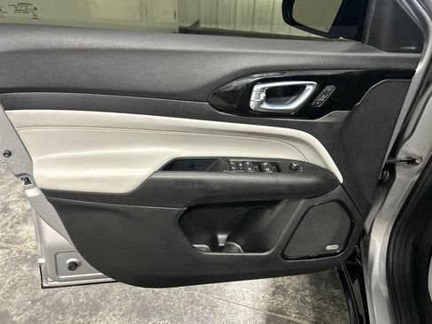 Used 2022 Jeep Compass Limited w/ Elite Group AWD/4WD image 9