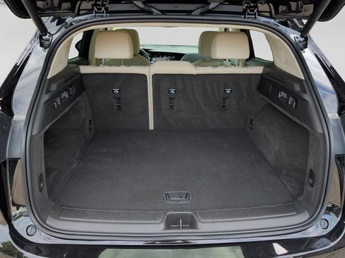 Used 2023 Buick Envision Avenir AWD/4WD image 38