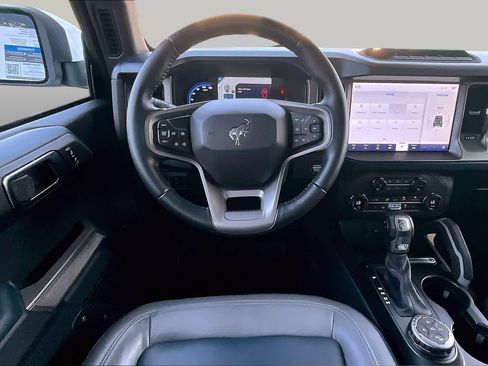 Used 2023 Ford Bronco Outer Banks w/ Sasquatch Package AWD/4WD image 6