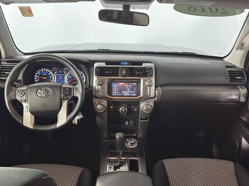 Used 2018 Toyota 4Runner SR5 AWD/4WD image 2