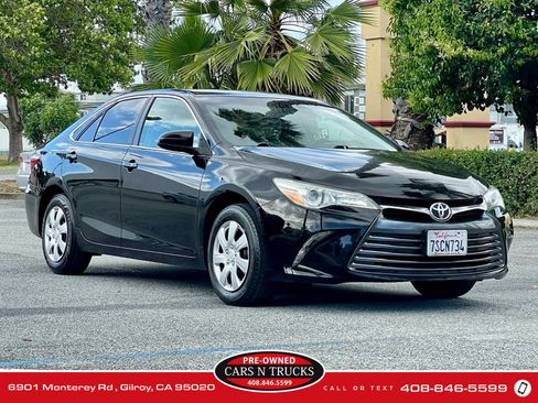 Used 2016 Toyota Camry LE FWD image 3