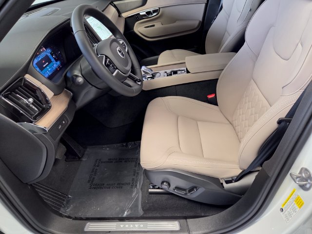 New 2026 Volvo XC90 T8 Plus w/ Protection Package Premier AWD/4WD image 10