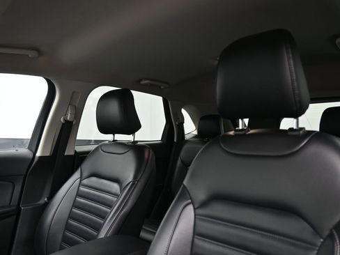 Used 2023 Ford Edge SEL image 2