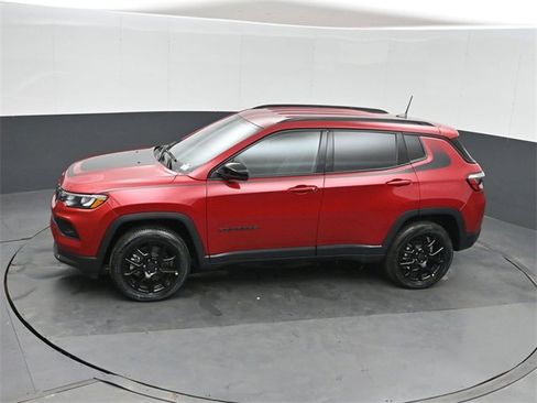 New 2026 Jeep Compass Latitude image 33